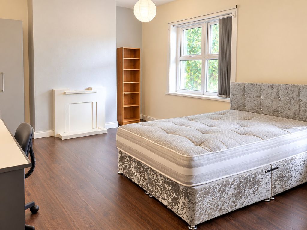 Room Lenton Boulevard in Nottingham
