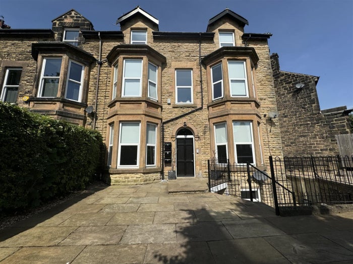 Flat Strawberry Dale Avenue in Harrogate