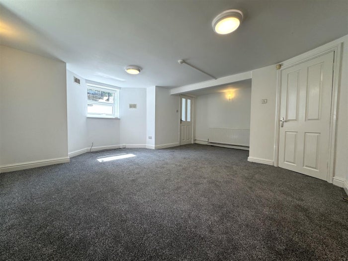 Flat Strawberry Dale Avenue in Harrogate
