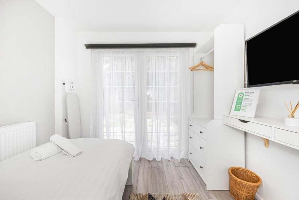 Room Rectory Square in Greater London
