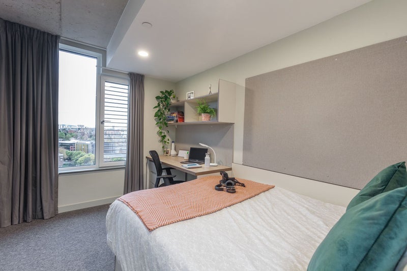 Room Clarence Lane in Sheffield