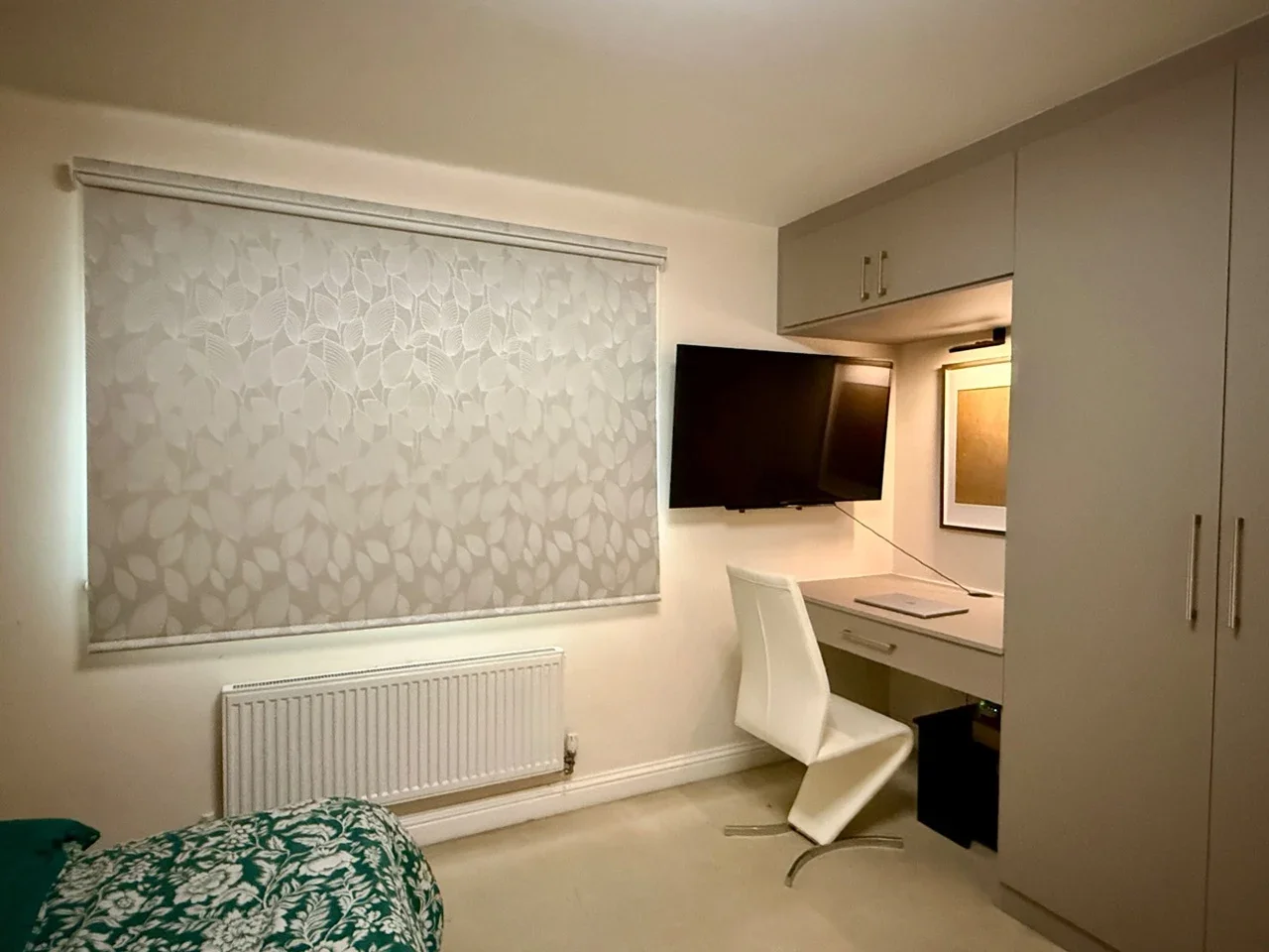 House Lodge Avenue in Greater London