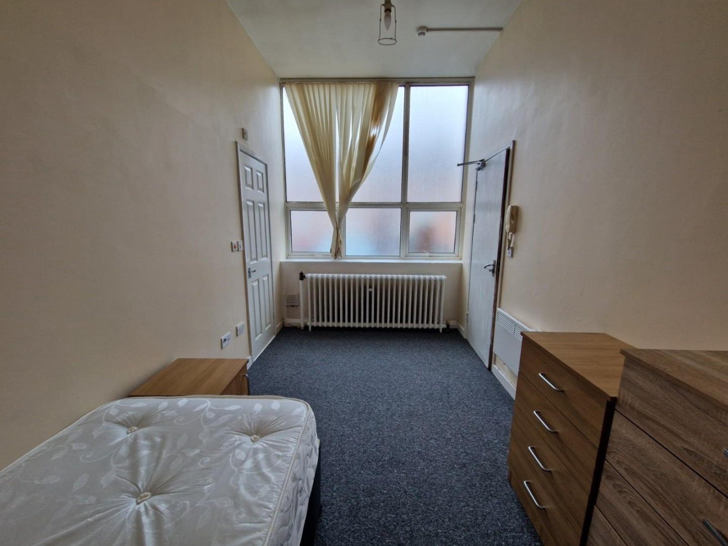 Room Mitford Street in Trafford