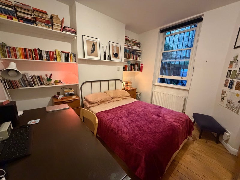 Flat Morat Street in Greater London