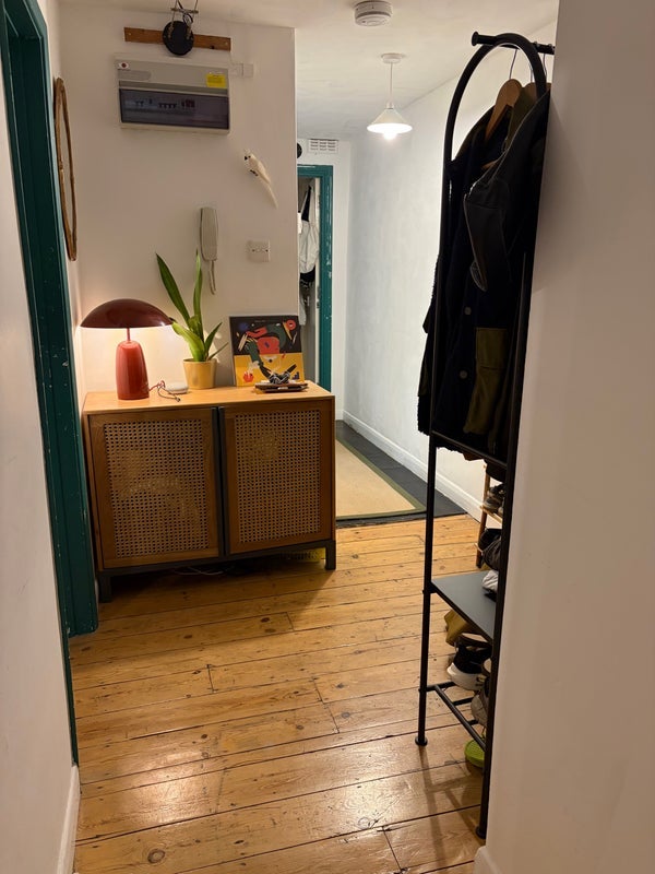 Flat Morat Street in Greater London