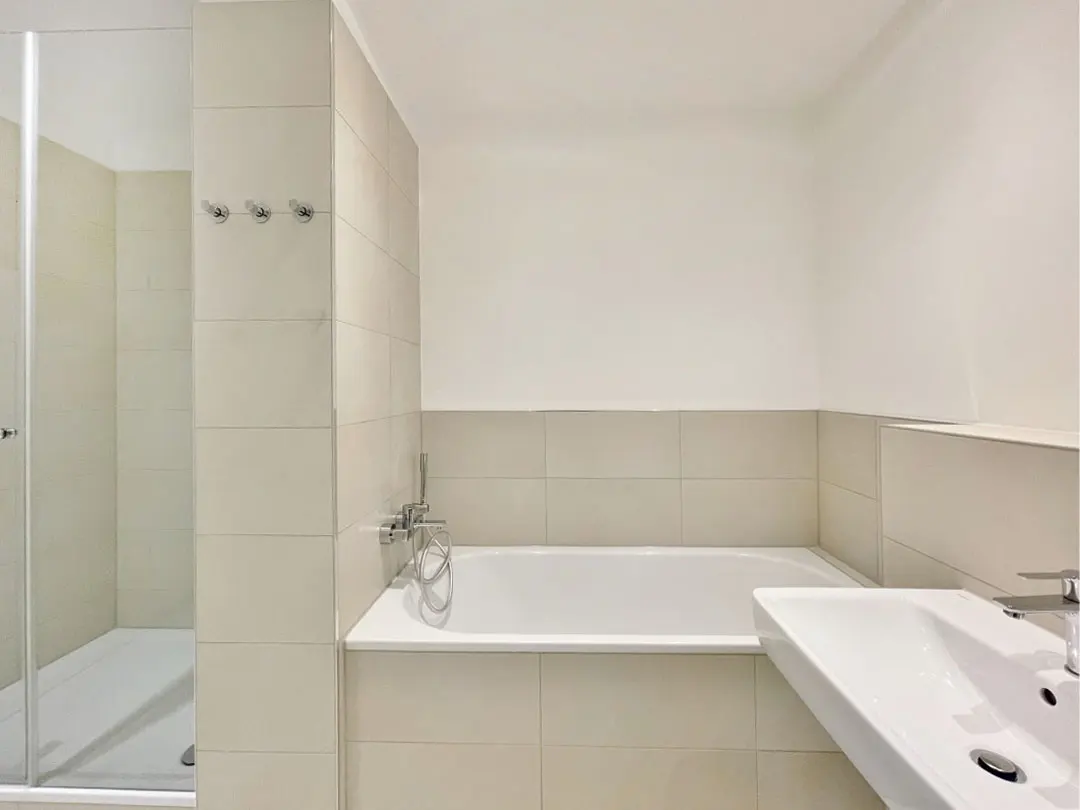 Wohnung Pestalozzistraße in Berlin
