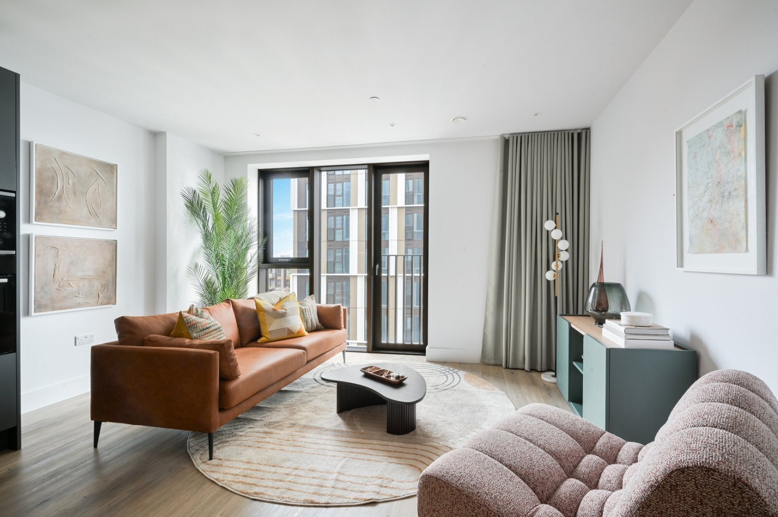 Flat Charter Street in Greater London