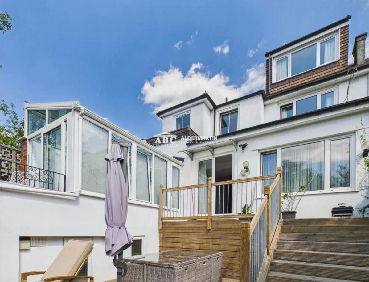 House Upcroft Avenue in Greater London
