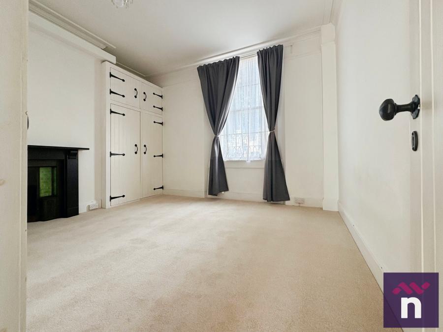 Flat Cleveland Place in Bath