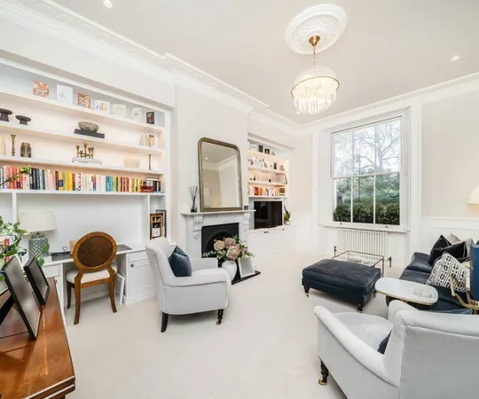 House Lupus Street in City of Westminster