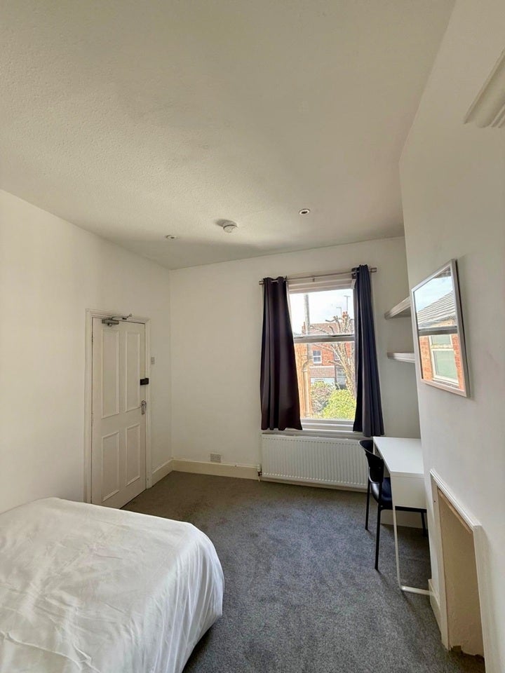 Room Stimpson Avenue in Northampton