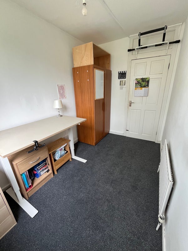 Room Swanwick Close in Greater London