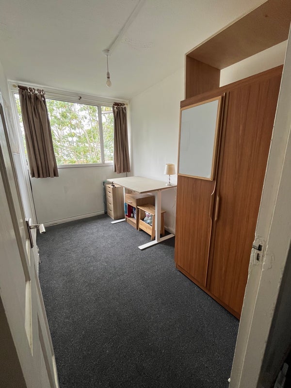 Room Swanwick Close in Greater London