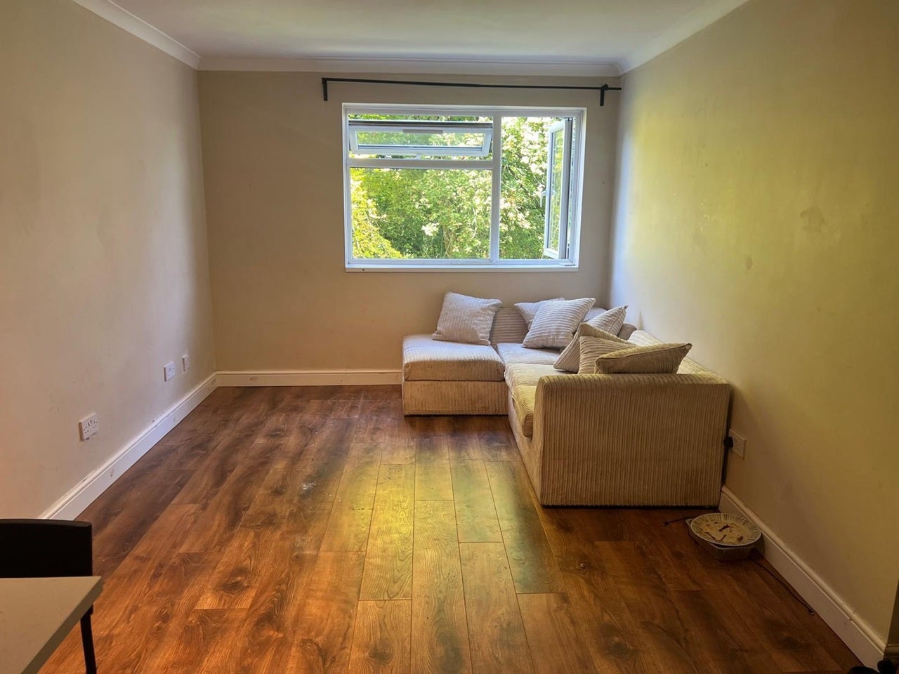 Flat Ashburnham Road in Luton