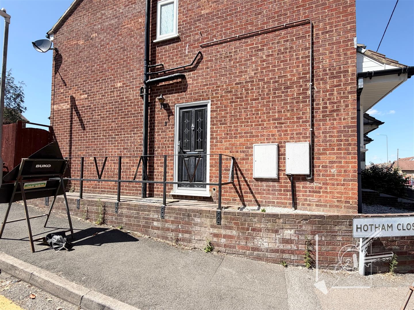 House Hotham Close in Dartford