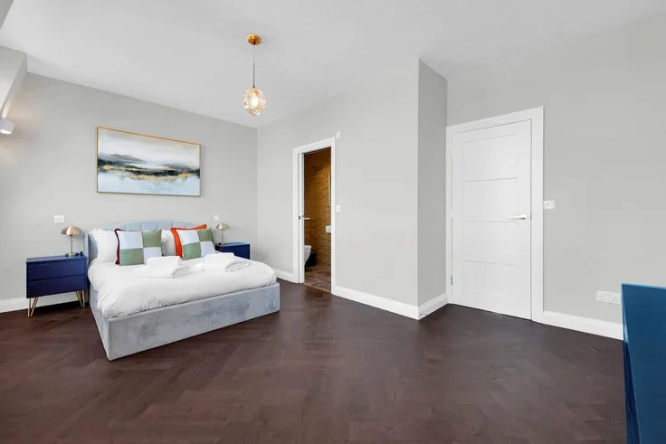 Flat Chatsworth Road in Greater London