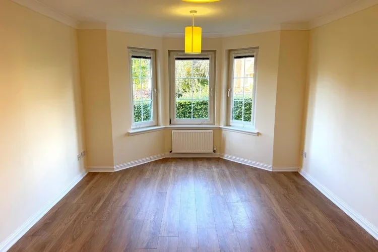 Flat Anniesland Road in Glasgow