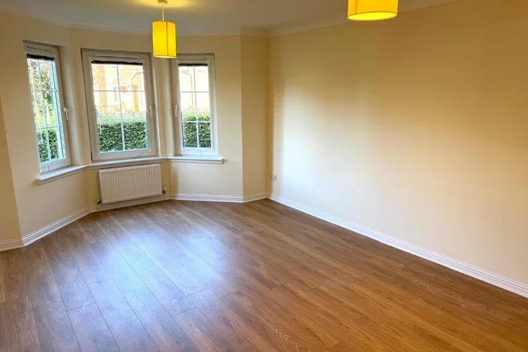 Flat Anniesland Road in Glasgow