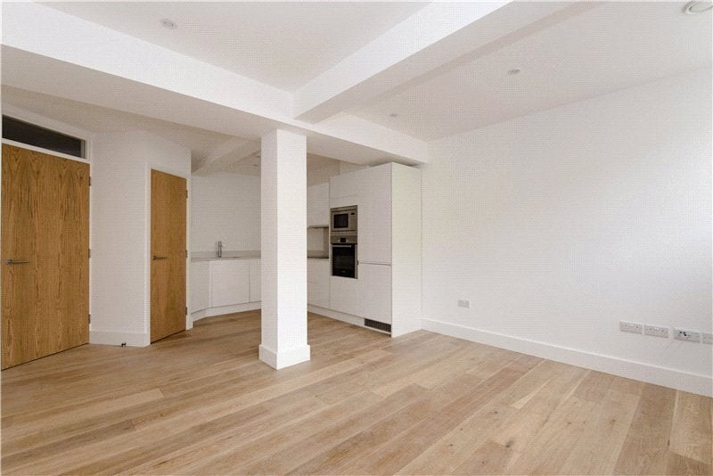 Flat Orleston Road in Greater London