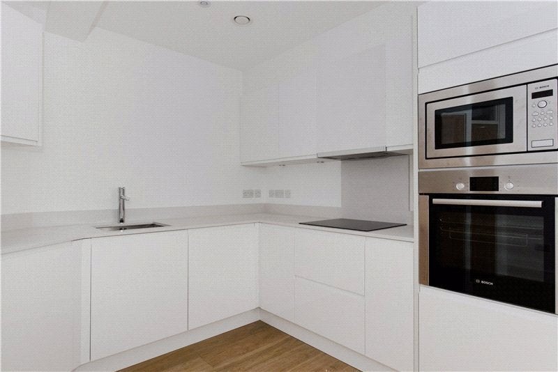 Flat Orleston Road in Greater London