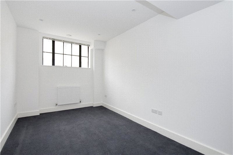 Flat Orleston Road in Greater London