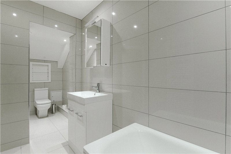 Flat Orleston Road in Greater London