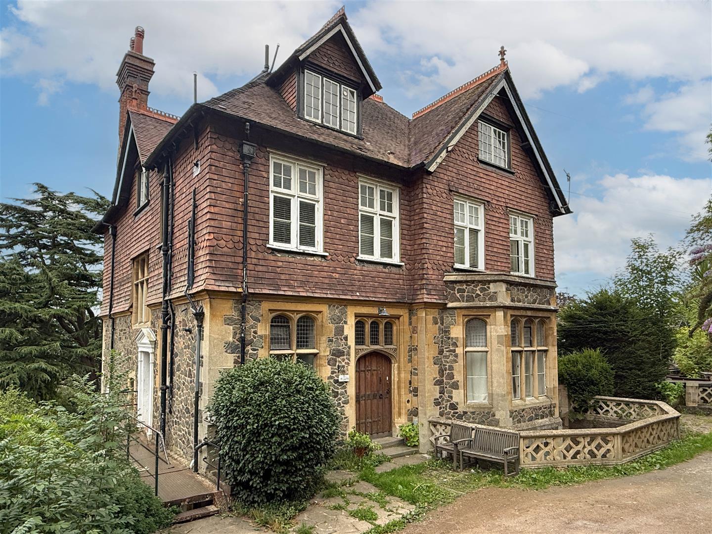 Flat Thirlstane Road in Malvern Hills