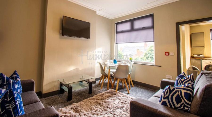 Room Vivian Road in Sheffield