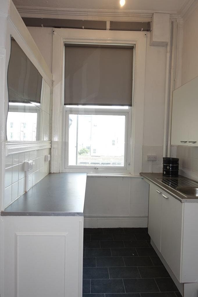 Flat Jevington Gardens in Eastbourne