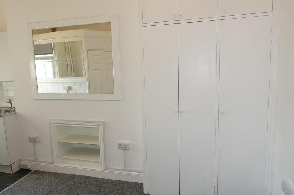 Flat Jevington Gardens in Eastbourne