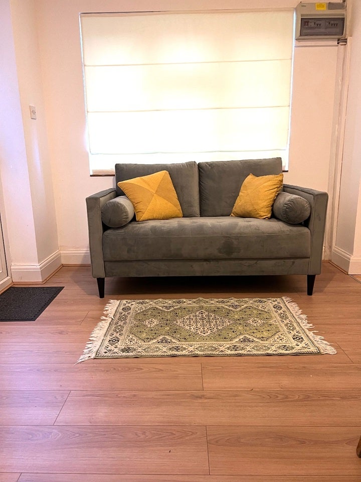 Flat Canterbury Avenue in Greater London