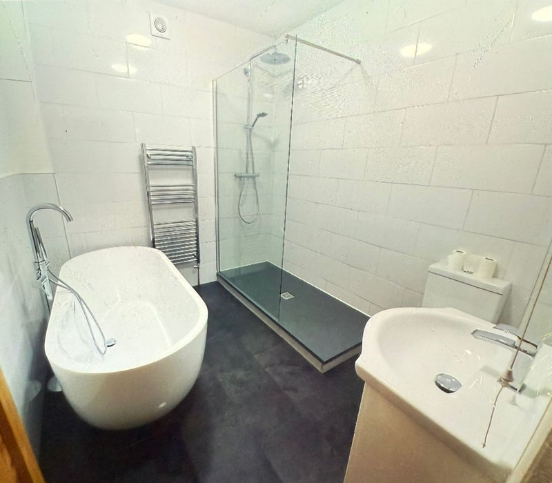 Room Southmead Road in Bristol