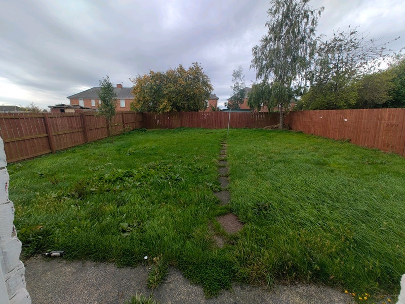 Room Meadowdale Crescent in Newcastle upon Tyne