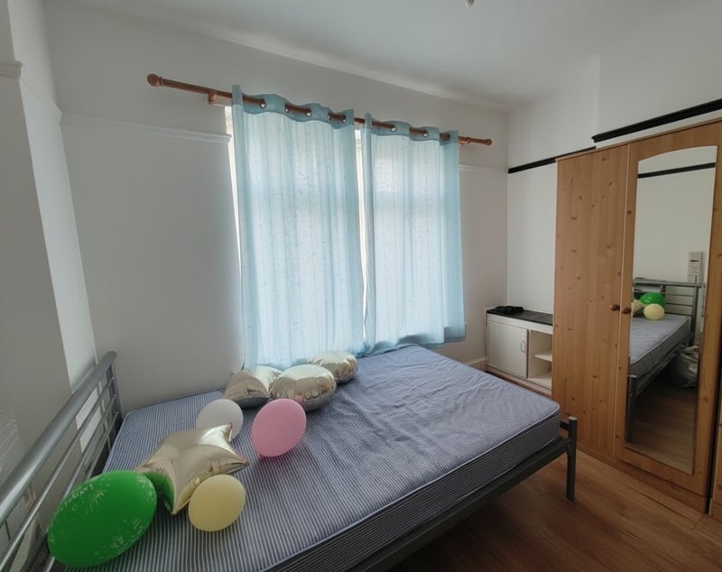 Room Meadowdale Crescent in Newcastle upon Tyne