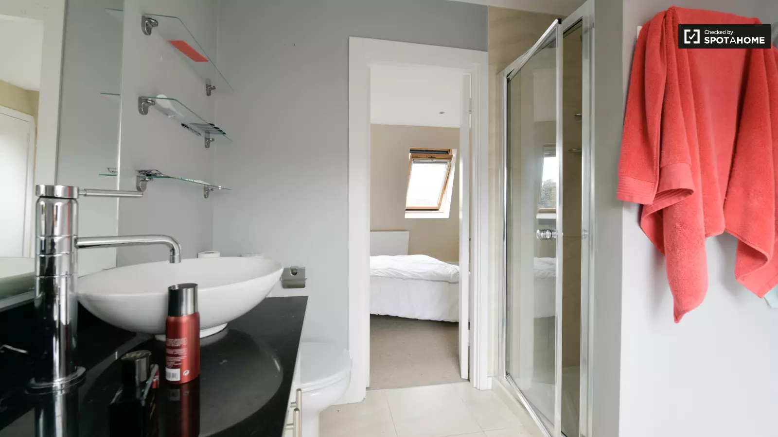 Flat Parry Road in City of Westminster