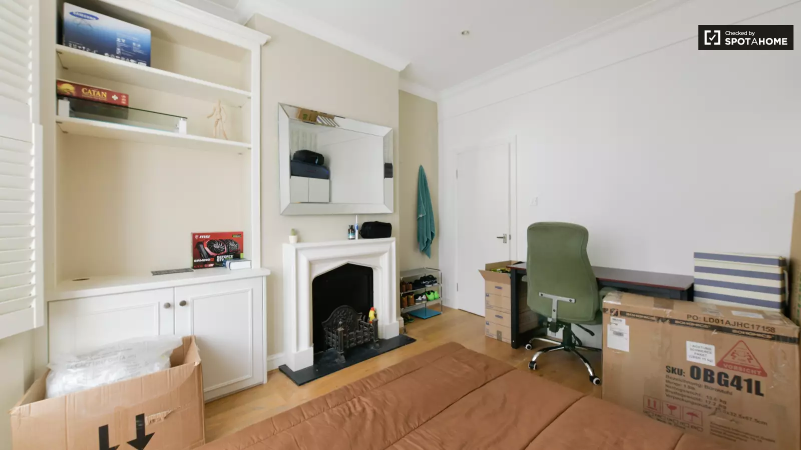 Flat Parry Road in City of Westminster
