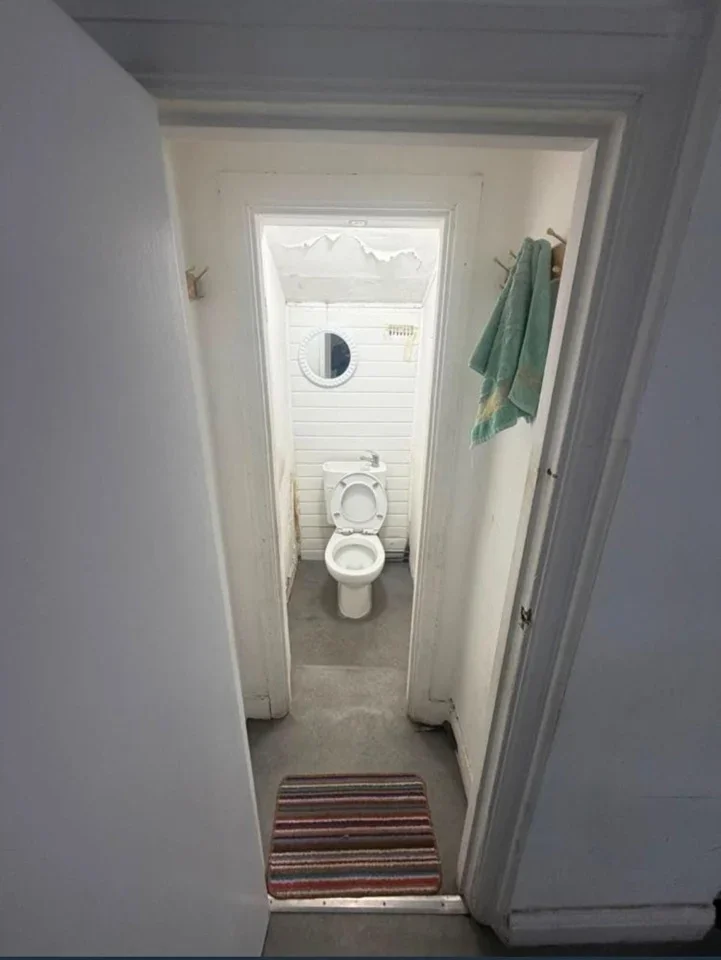 Room Tilbury Road in Greater London