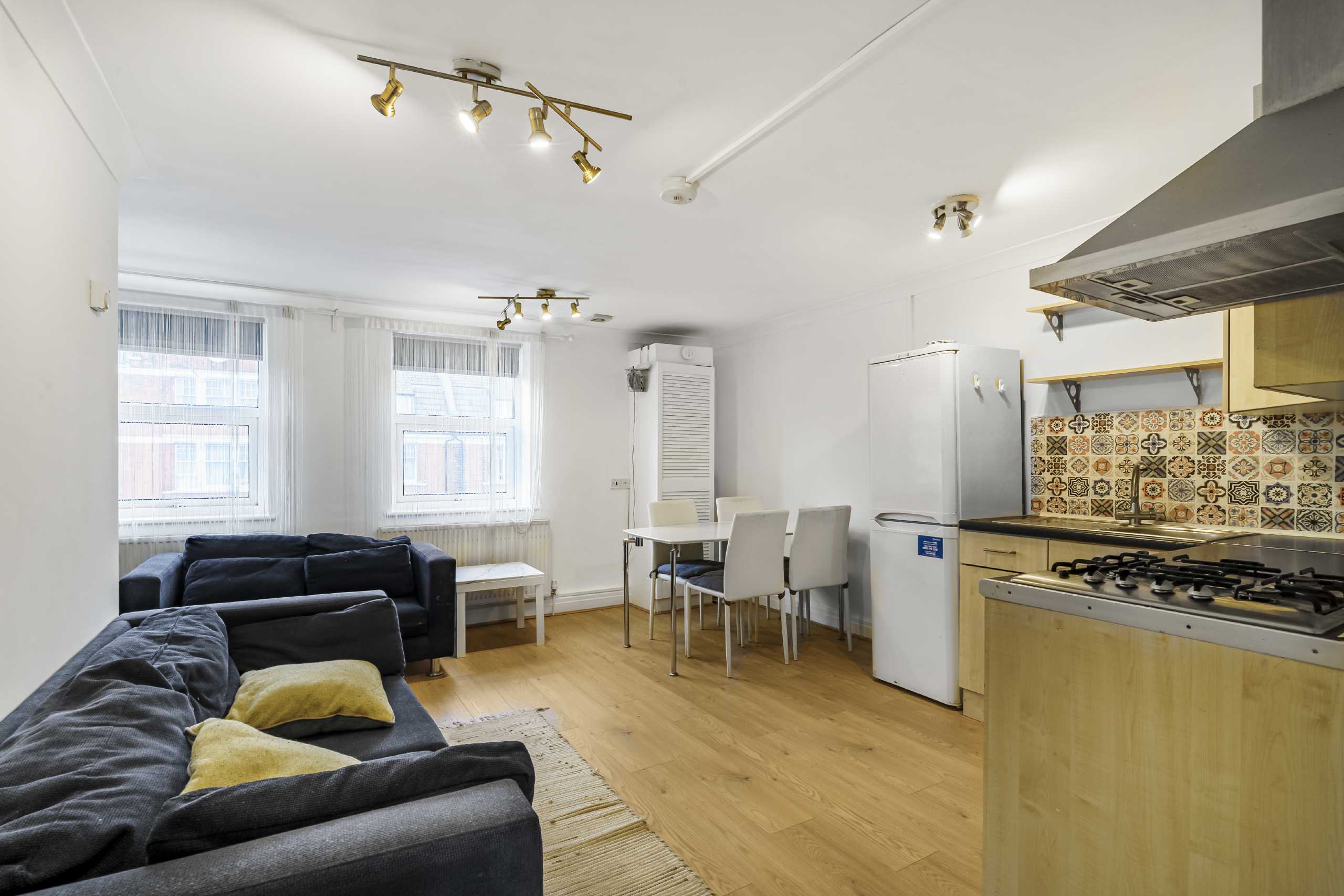 Flat Streatham High Road in Greater London