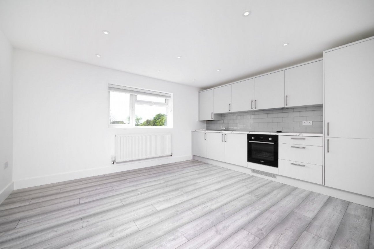 Flat Hendon Way in Greater London
