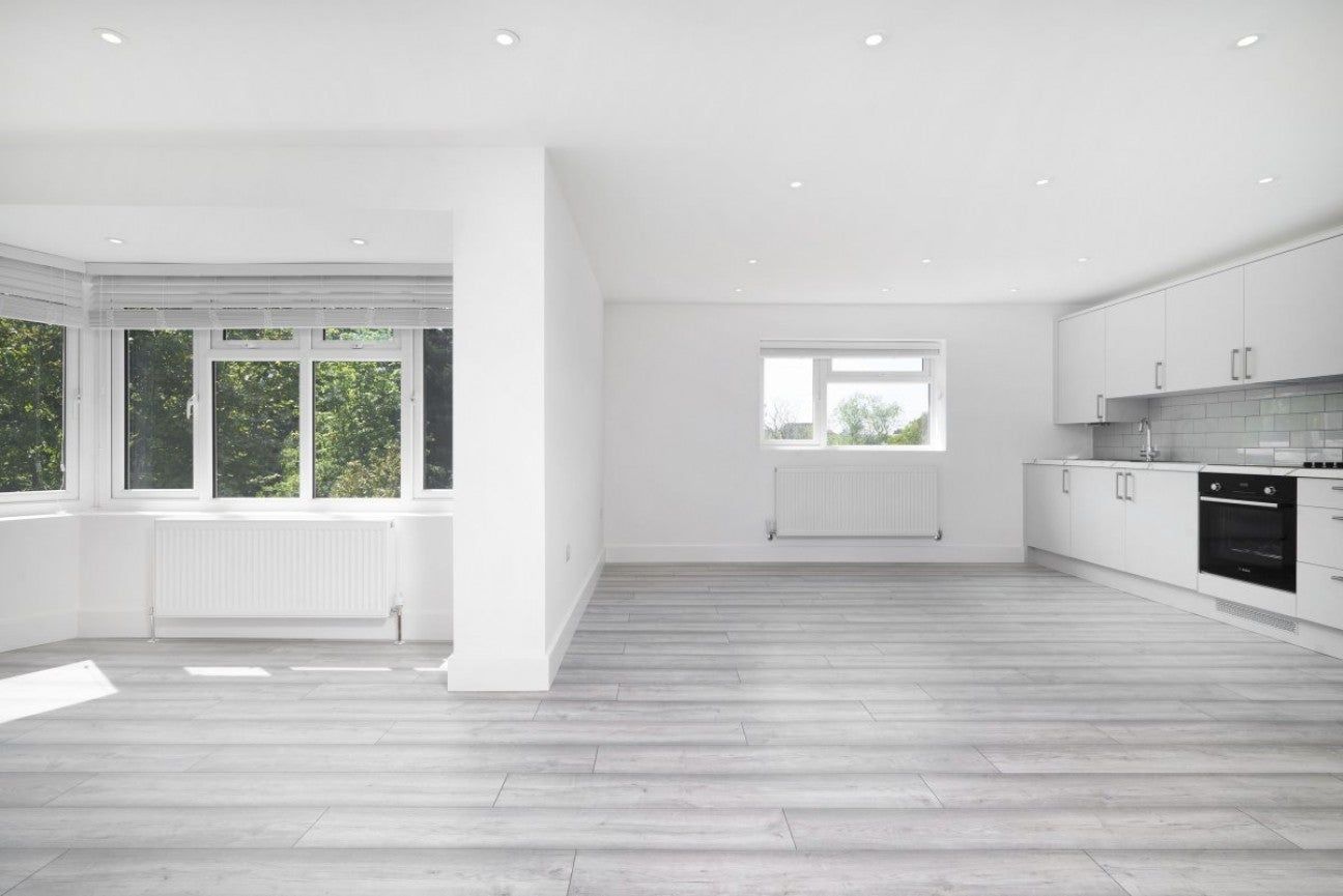 Flat Hendon Way in Greater London