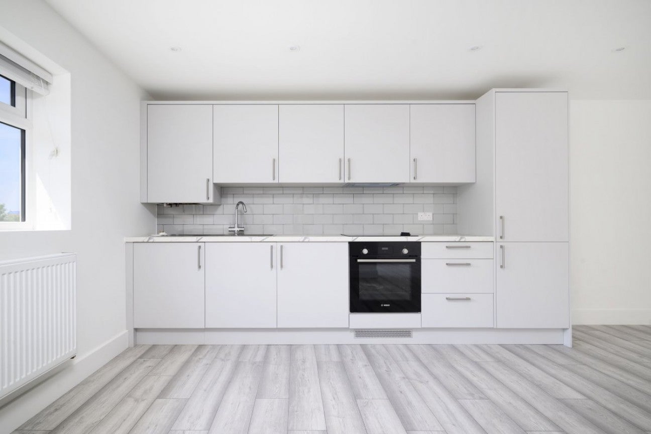 Flat Hendon Way in Greater London