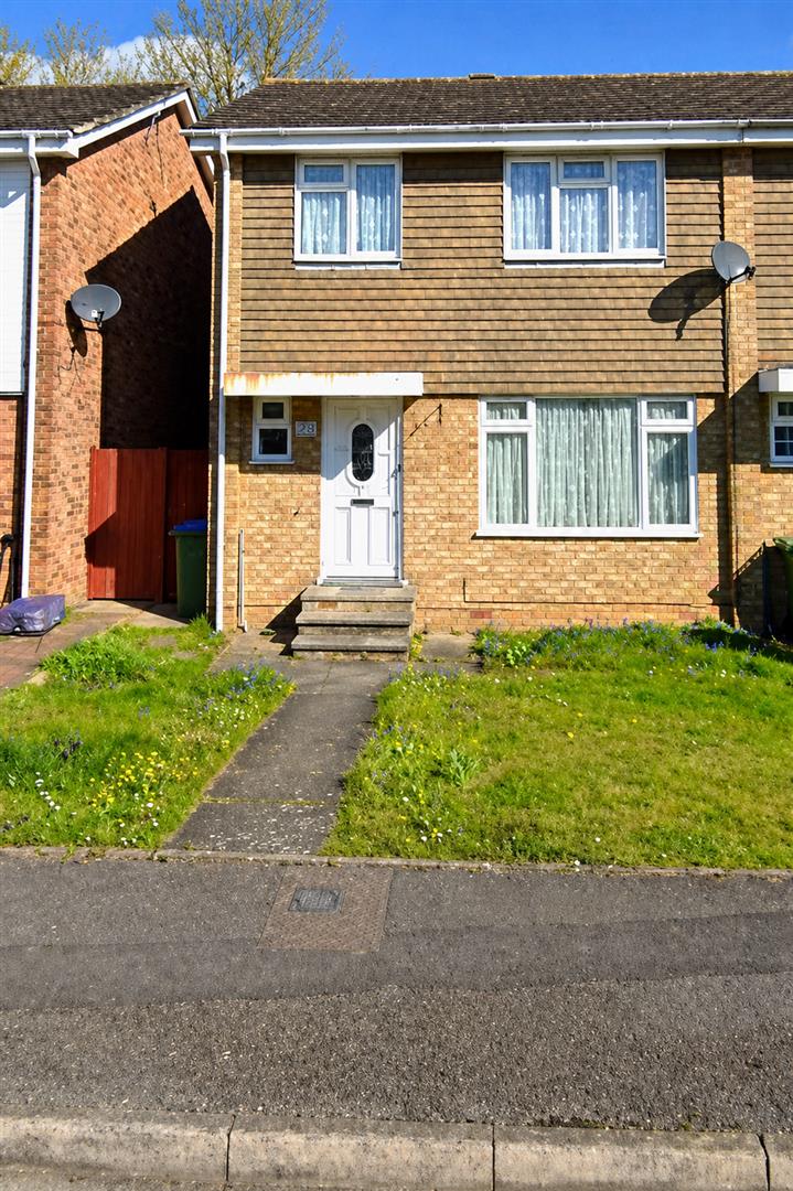 Flat Fleetside in Elmbridge