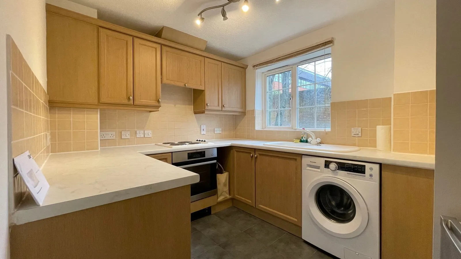 Flat Bartholomew Court in Newbury
