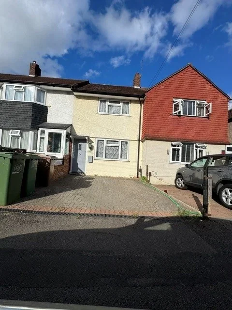House Arlington Drive in Greater London