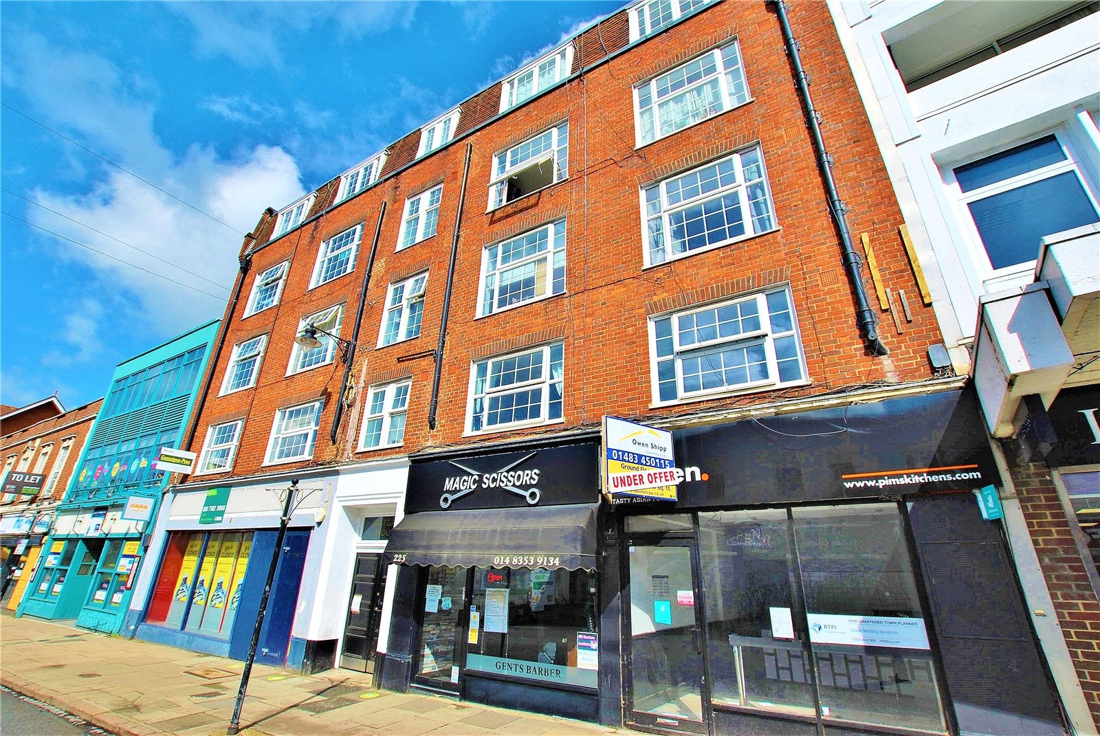 Flat High Street in Guildford
