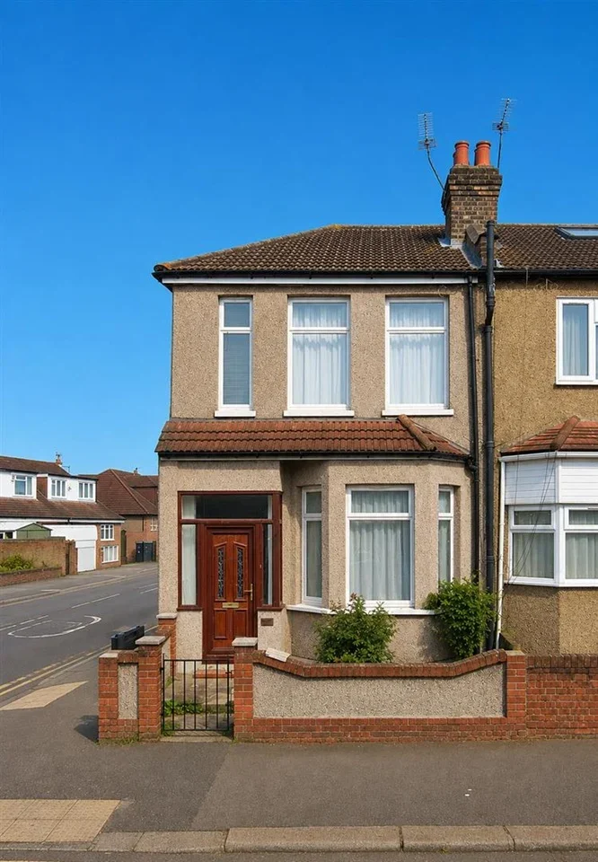 House Durants Road in Greater London