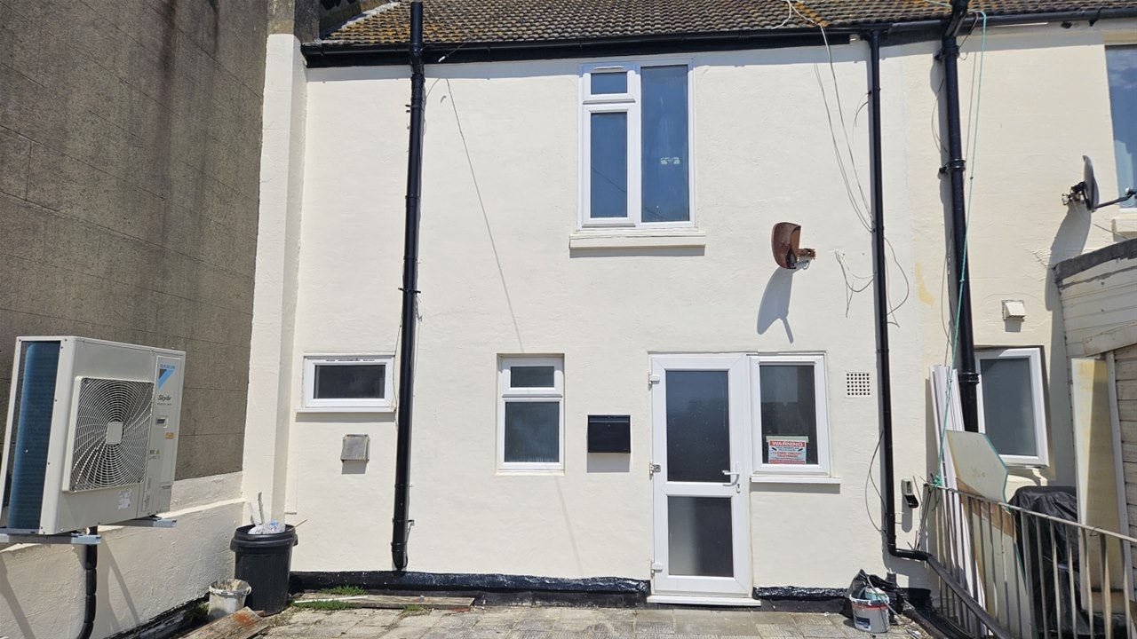 Flat High Street in Adur