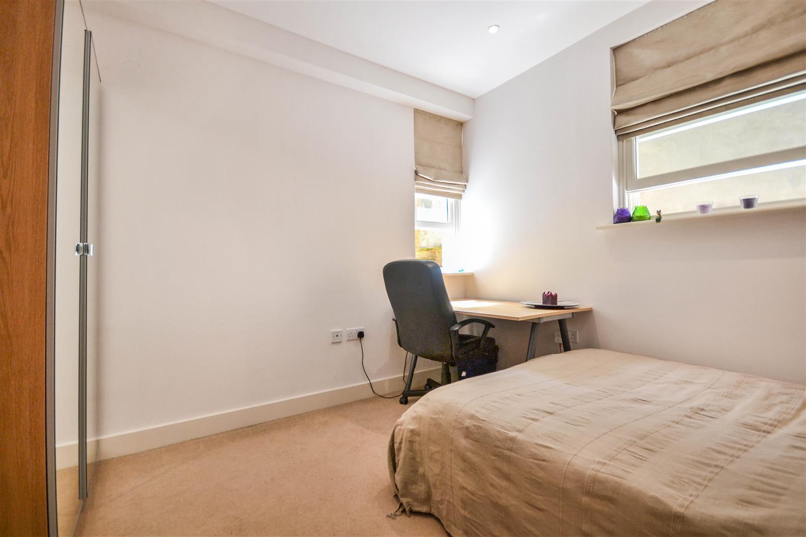 Flat Graham Road in Greater London