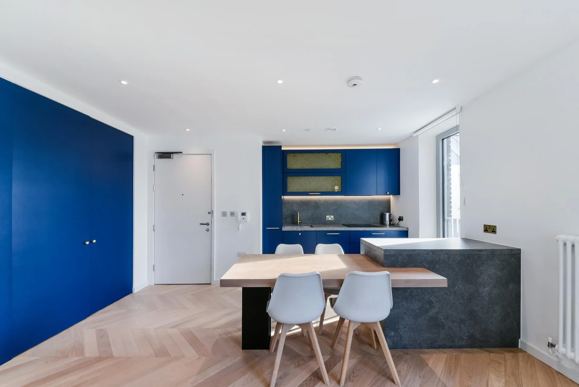 Flat Orchard Place in Greater London
