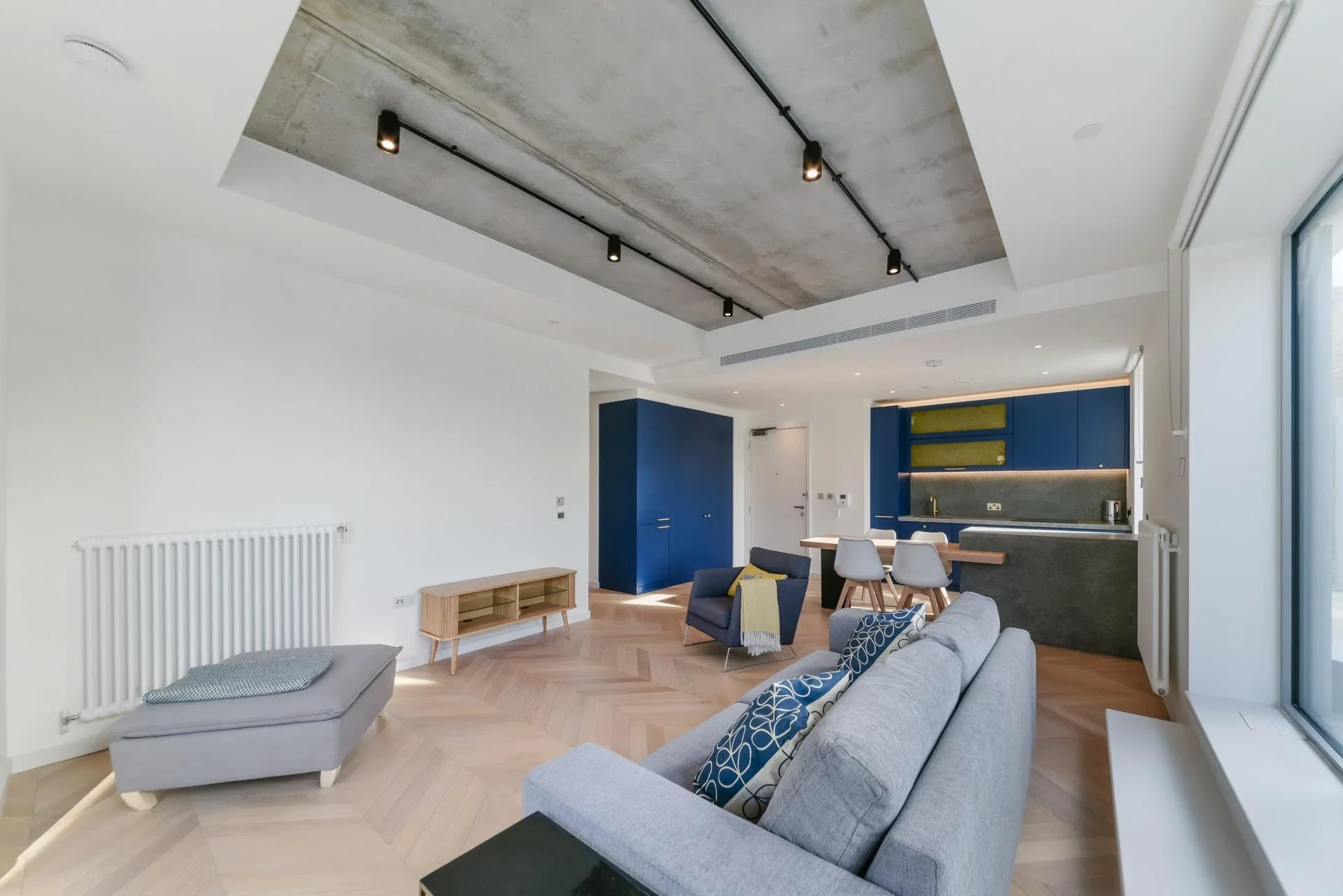Flat Orchard Place in Greater London